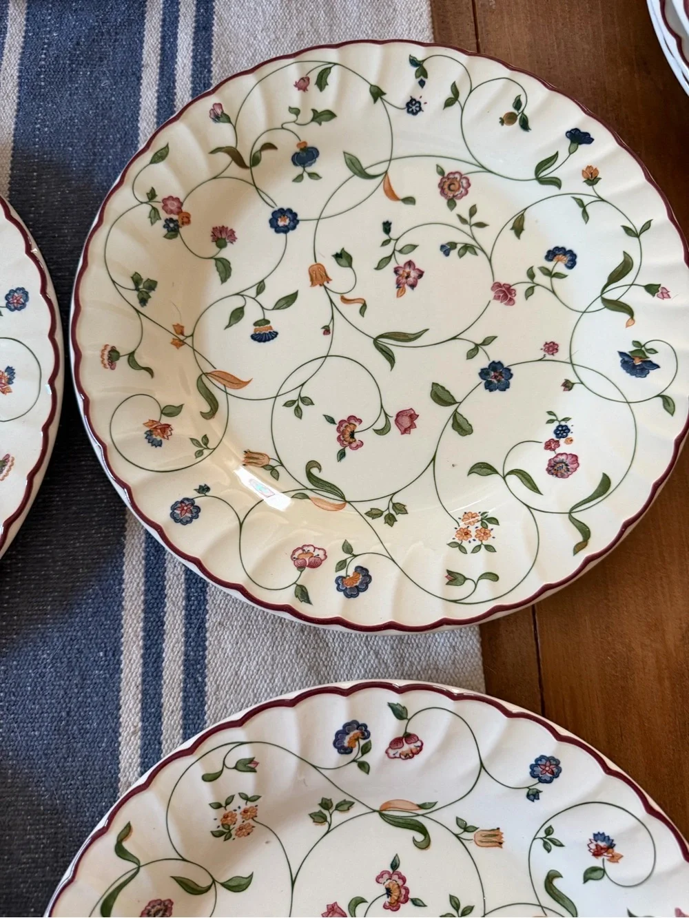Set Of 4 Staffordshire tableware Oakwood Dinner Plates 10” Red Rim NWOT